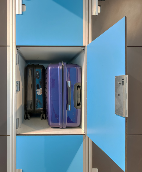 Dimensions of lockers for luggages